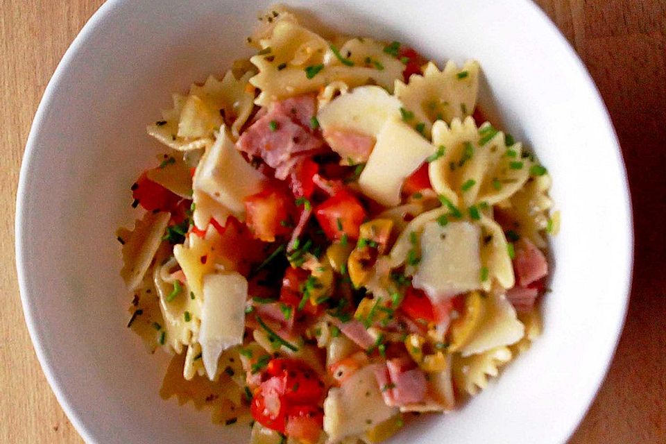 Italienischer Farfallesalat