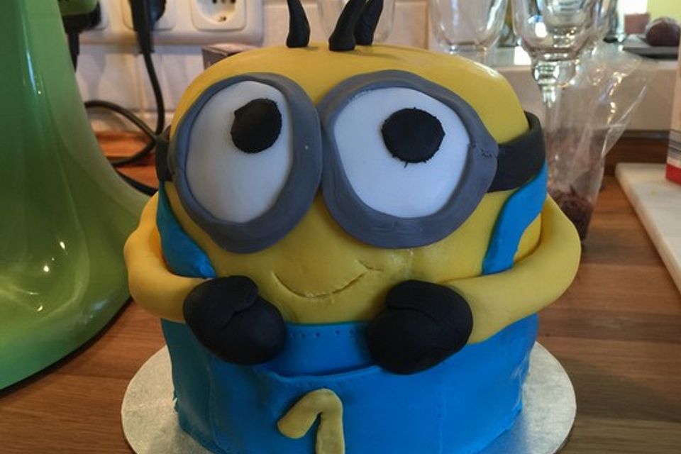 3D-Minion-Torte