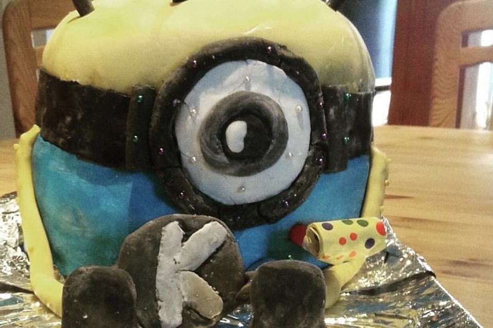 3D-Minion-Torte