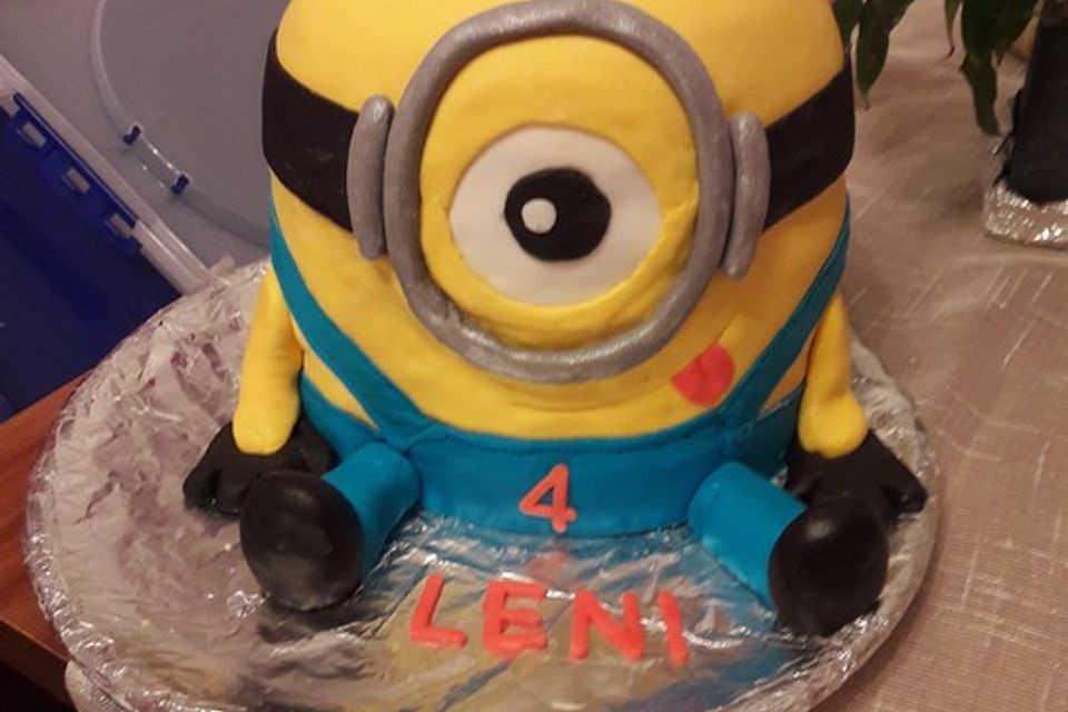 3D-Minion-Torte