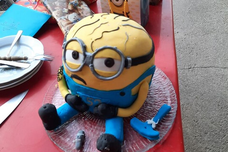 3D-Minion-Torte