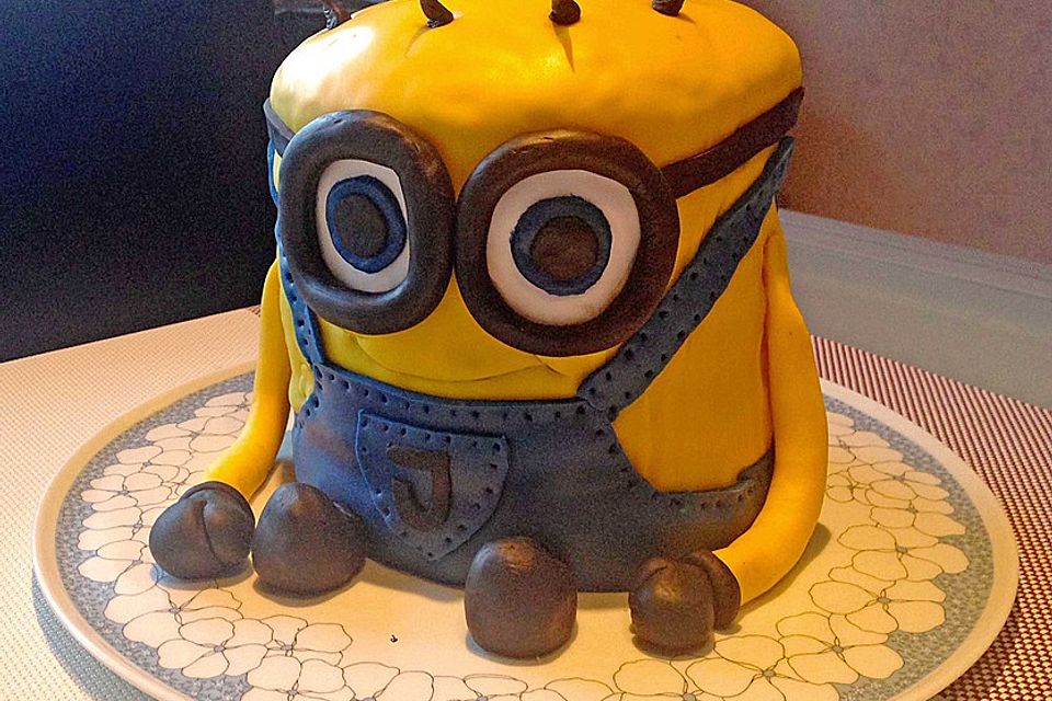 3D-Minion-Torte