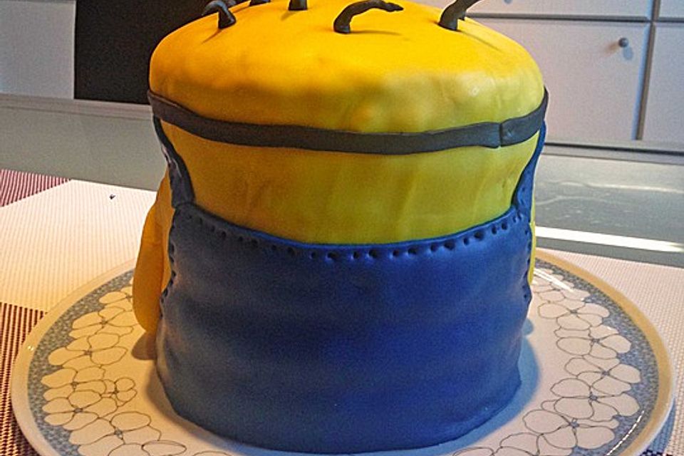 3D-Minion-Torte