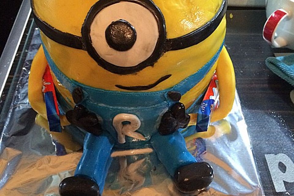 3D-Minion-Torte