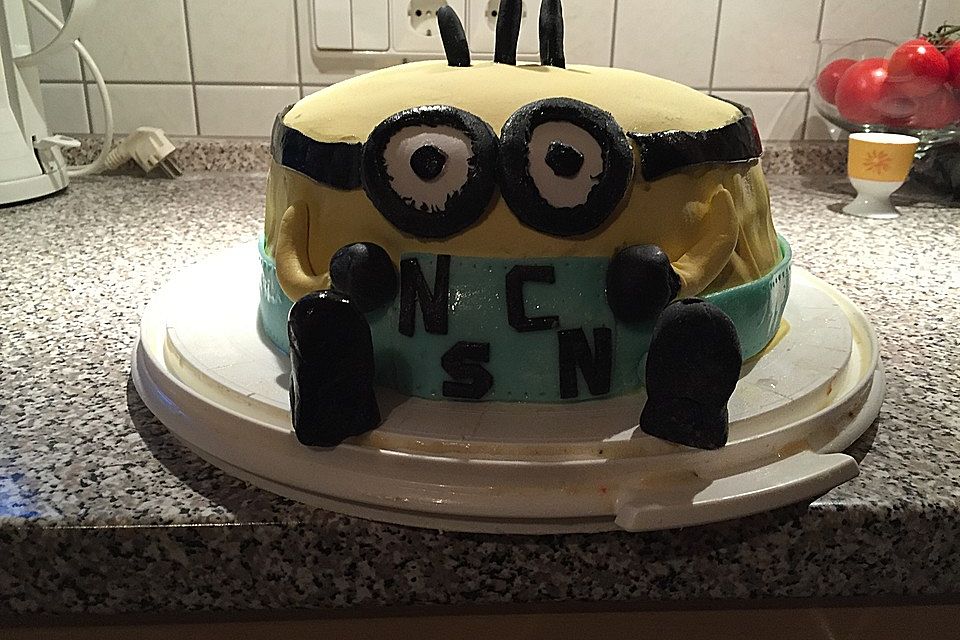 3D-Minion-Torte