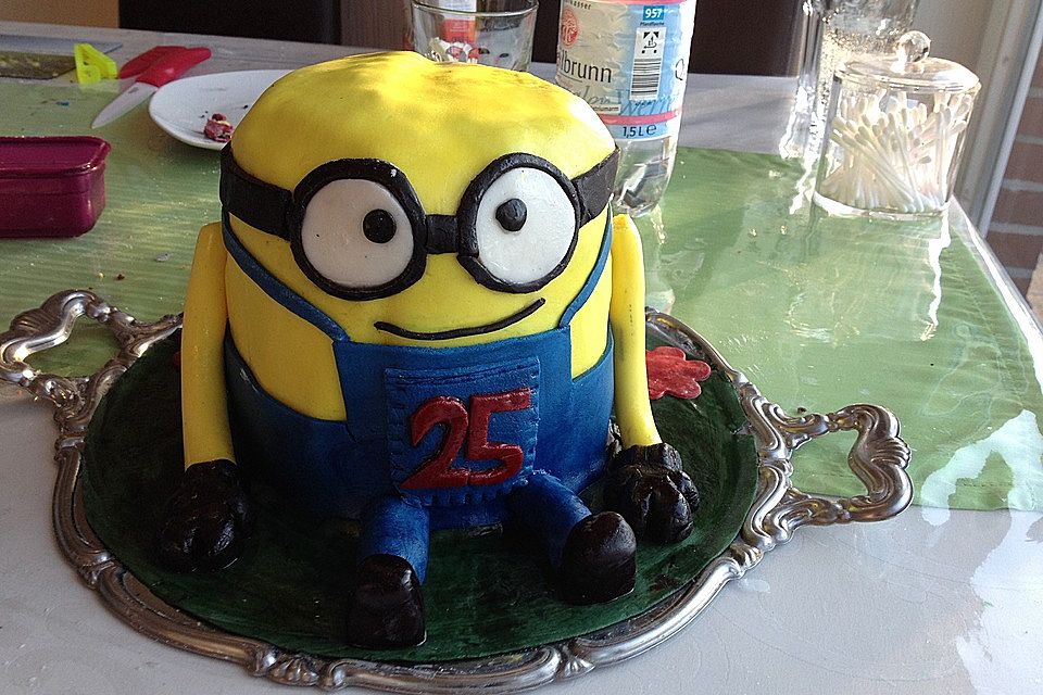 3D-Minion-Torte