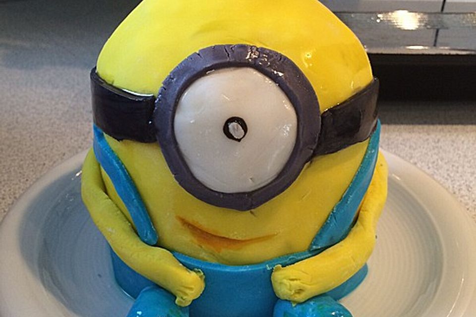 3D-Minion-Torte