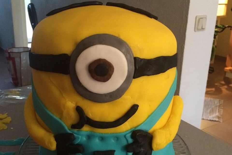 3D-Minion-Torte