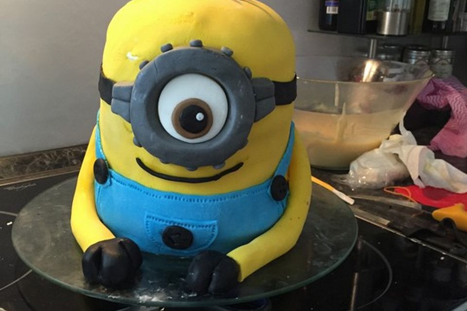 3D-Minion-Torte