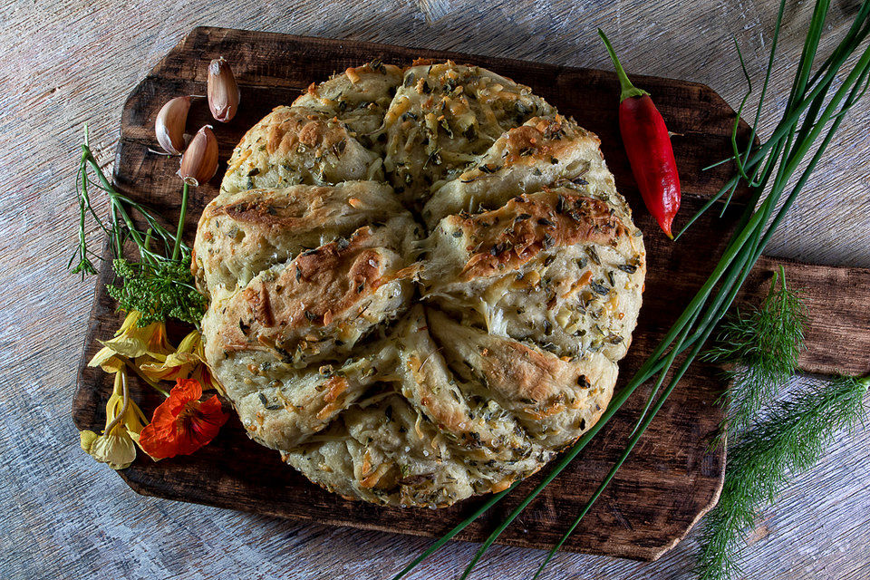 Selbstgebackenes Knoblauchbrot