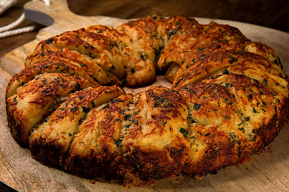 Selbstgebackenes Knoblauchbrot