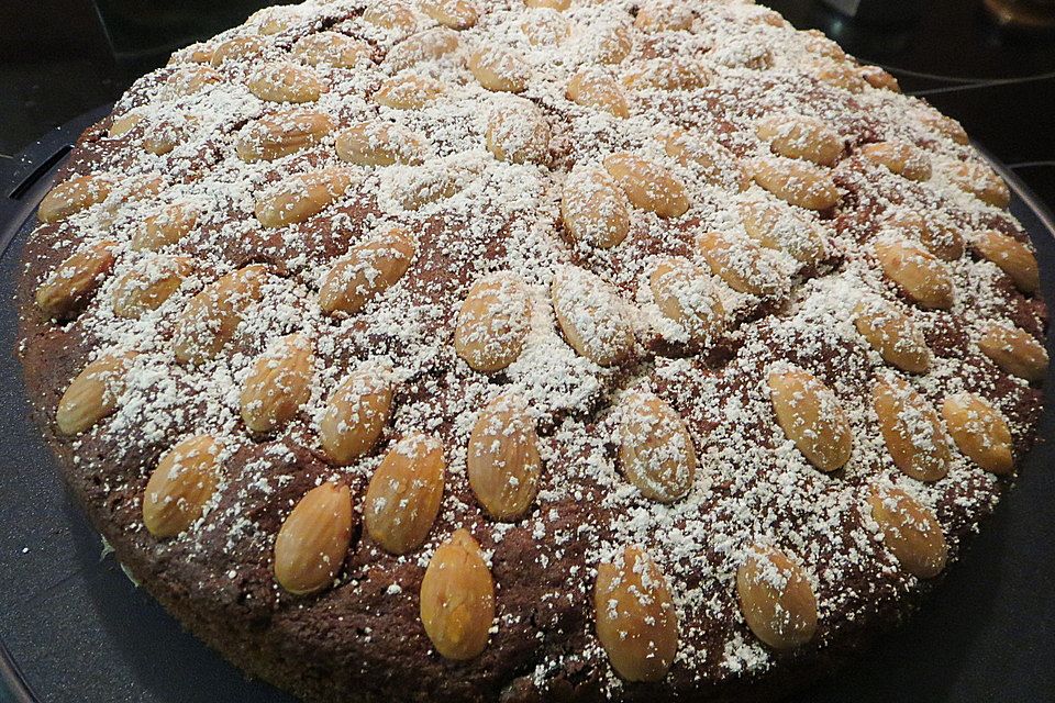 Italienischer Weihnachtskuchen mit Mandeln