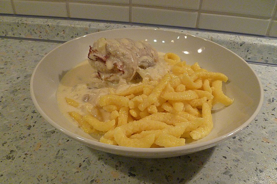 Tiroler Schnitzelröllchen in Sahnesauce