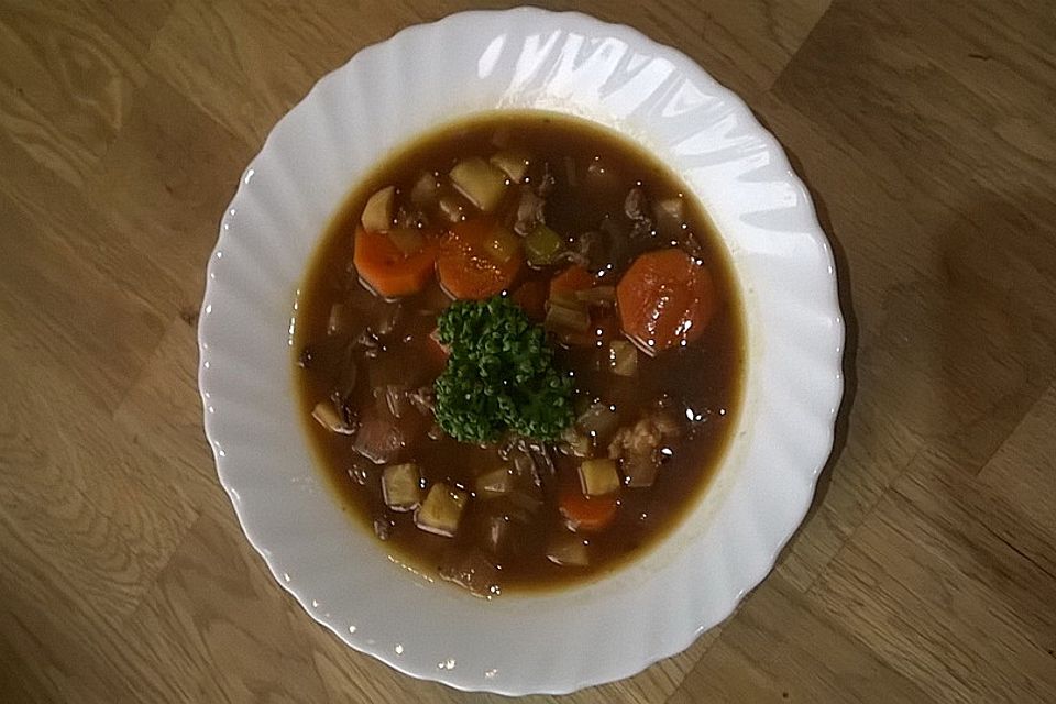 Gebundene Ochsenschwanzsuppe