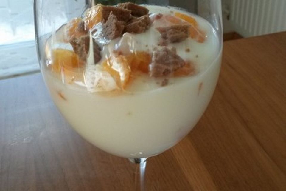 Mandarinendessert im Glas