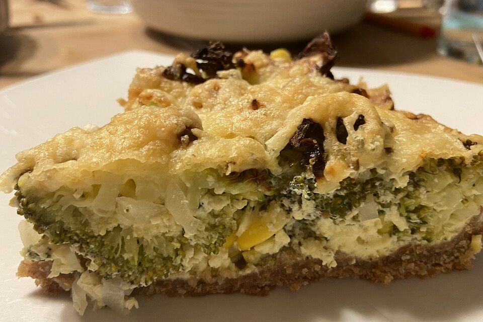 Vegetarische Brokkoli-Mais-Quiche