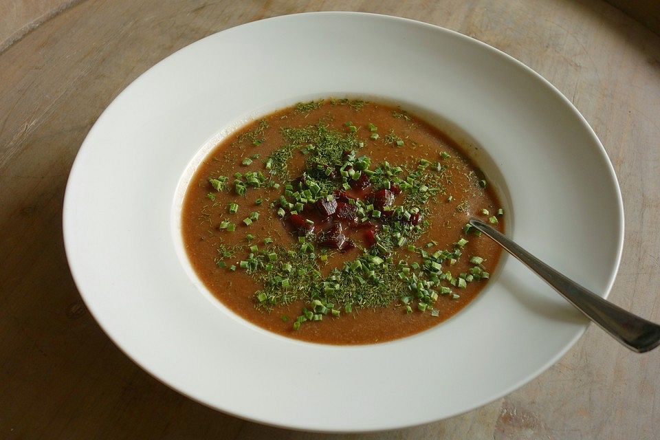 Rote-Bete-Buttermilch-Suppe