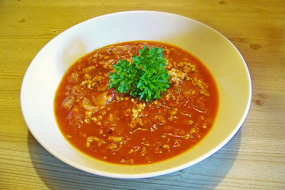 Orientalische Tomatensuppe mit Hack