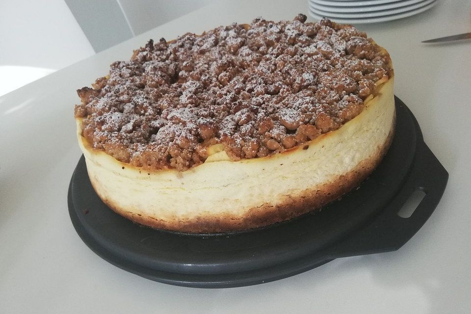 Apple-Crumble-Cheesecake