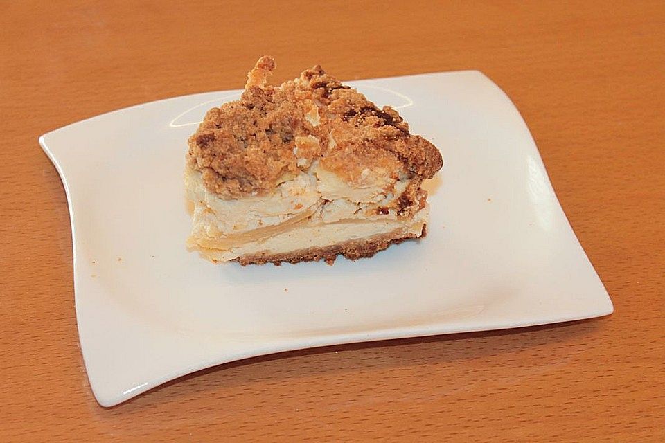 Apple-Crumble-Cheesecake