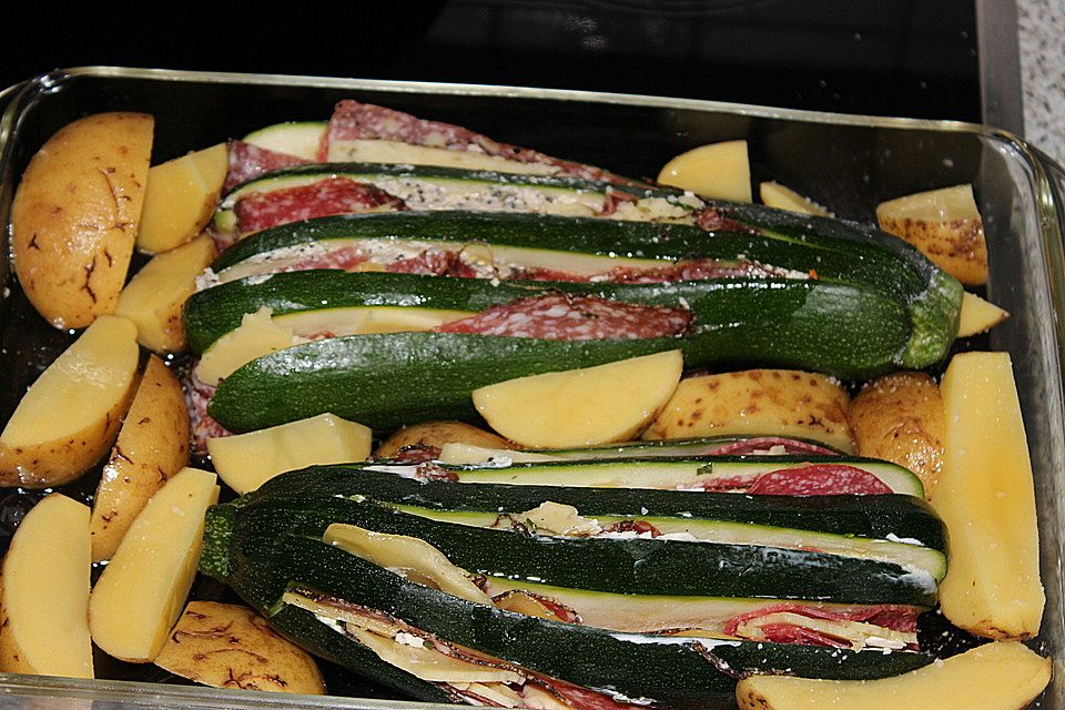 Gefüllte Zucchini