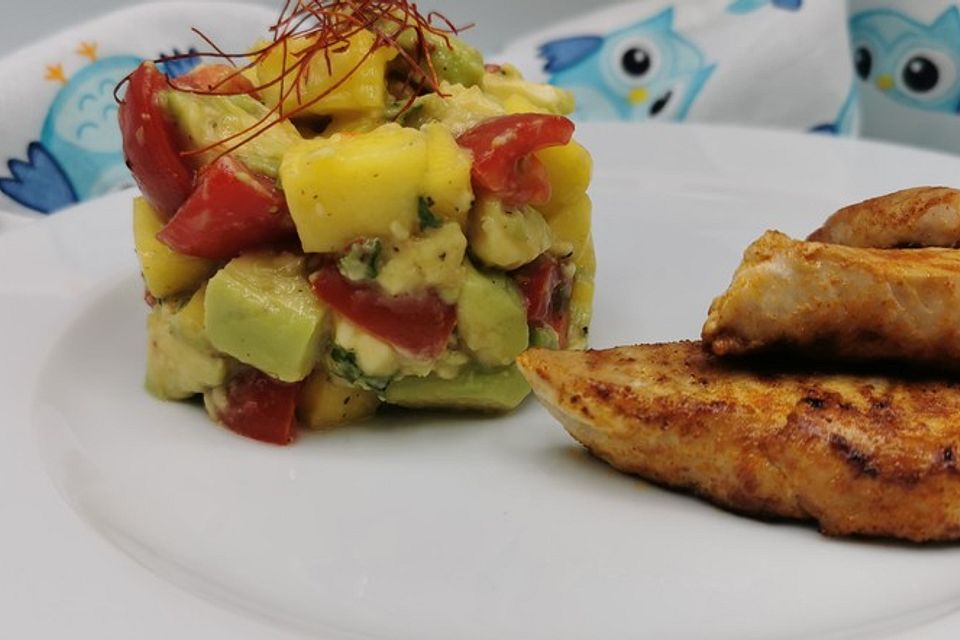 Mango-Tomate-Avocado Salat