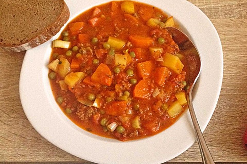 Gemüseeintopf mit Hackfleisch