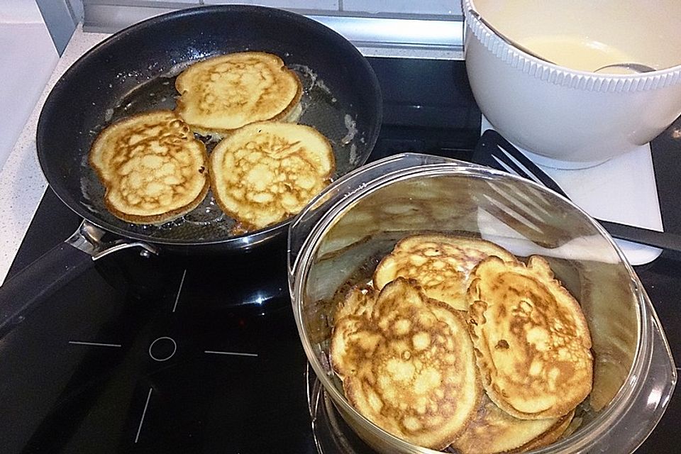 Mini-Pfannkuchen oder Pancakes