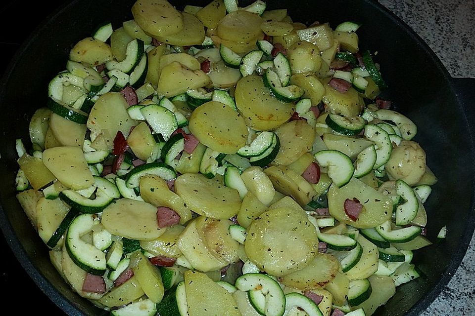 Kartoffel-Zucchini Pfanne