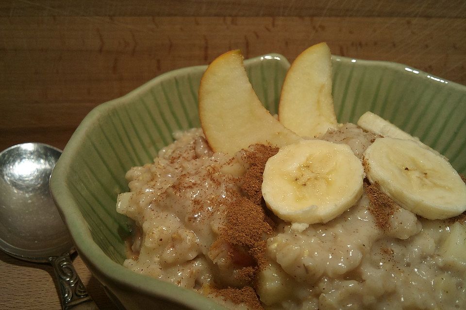 Bananen-Apfel-Zimt-Porridge