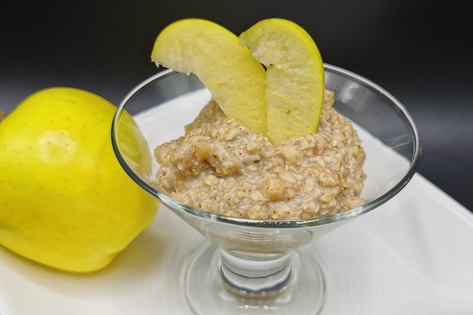 Bananen-Apfel-Zimt-Porridge