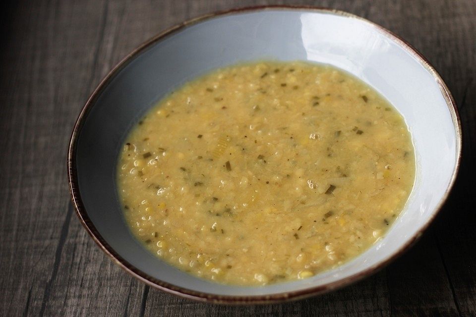 Schwedische Erbsensuppe