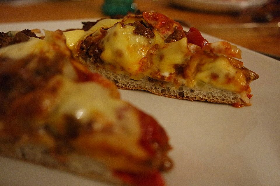 Fladenbrot mit Hackfleisch überbacken