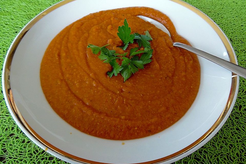 Tomatensuppe mit Linsen