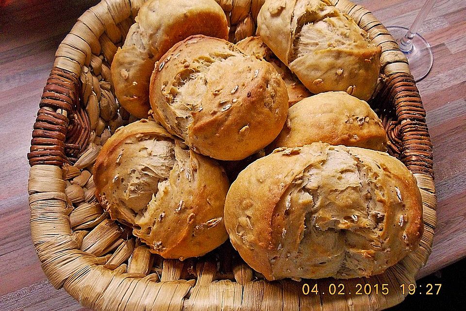 Dinkel-Malzbier-Brötchen