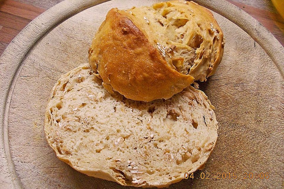 Dinkel-Malzbier-Brötchen