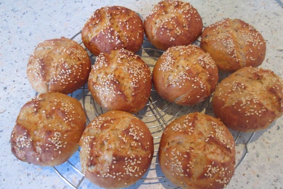 Dinkel-Malzbier-Brötchen