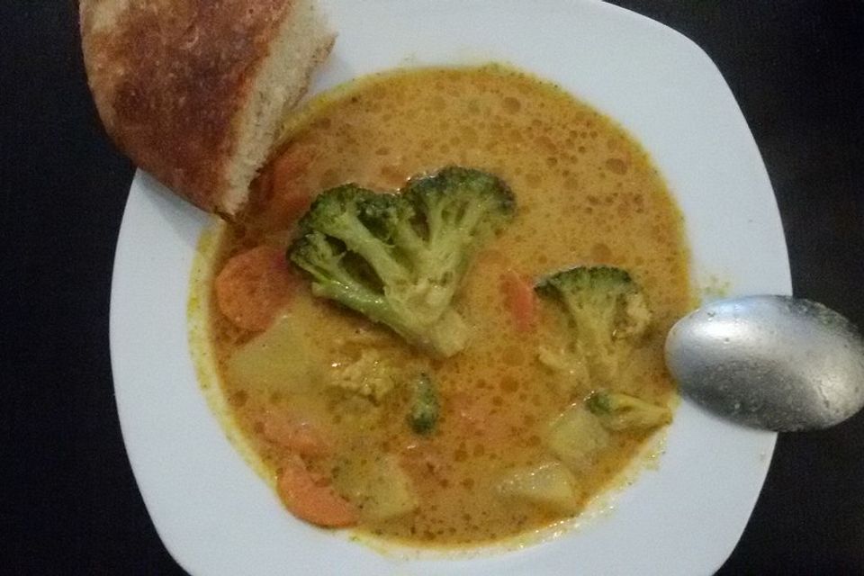 Brokkoli-Curry-Kokosmilch-Suppe