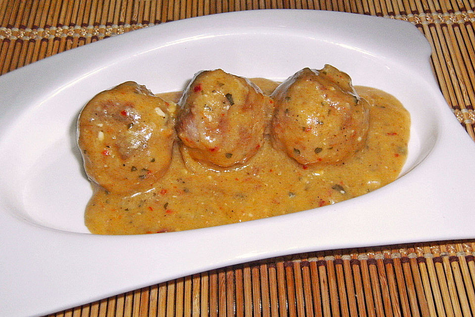 Albondigas in Käsesauce