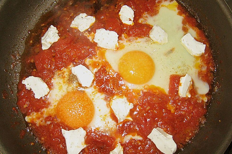 Eier in Tomatensugo