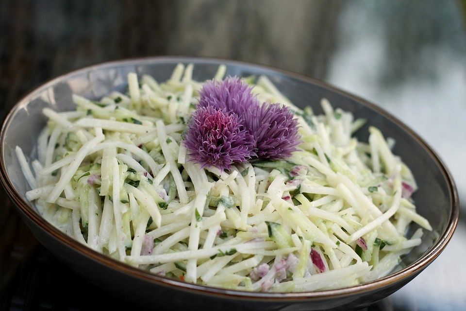 Gurken-Kohlrabi Salat