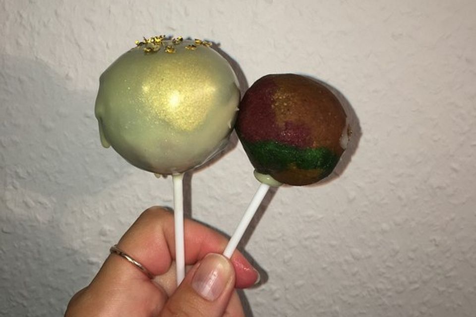 Regenbogen-Cakepops