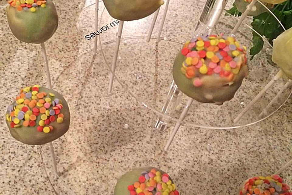 Regenbogen-Cakepops