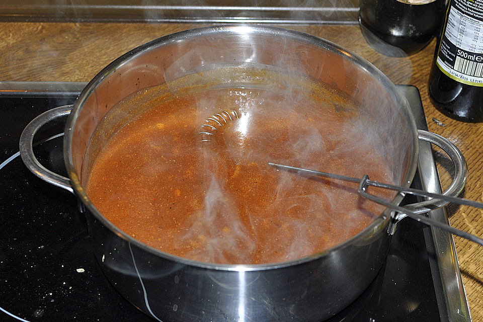 Braune Sauce auf Gemüsebasis