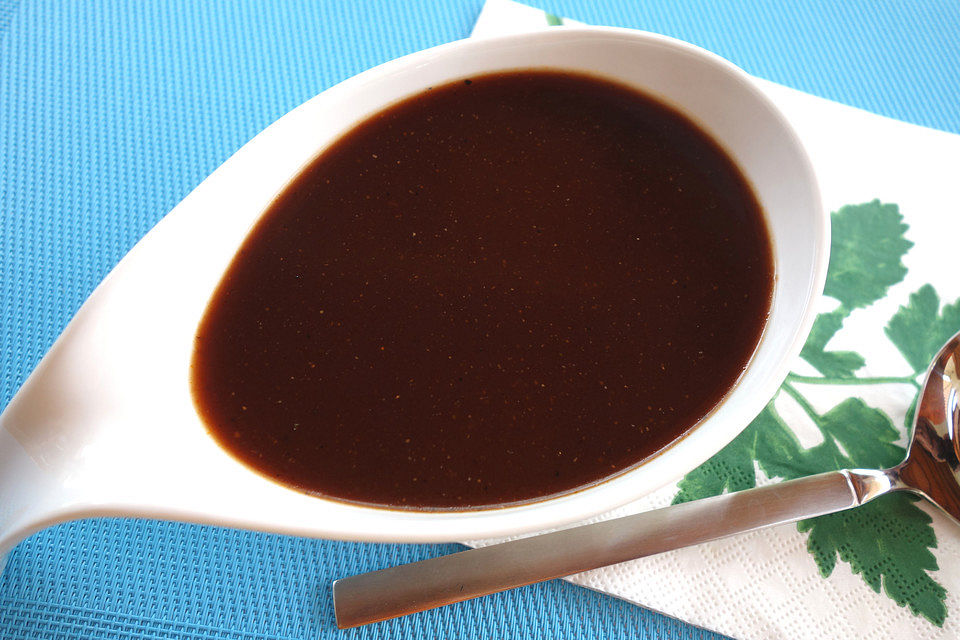 Braune Sauce auf Gemüsebasis