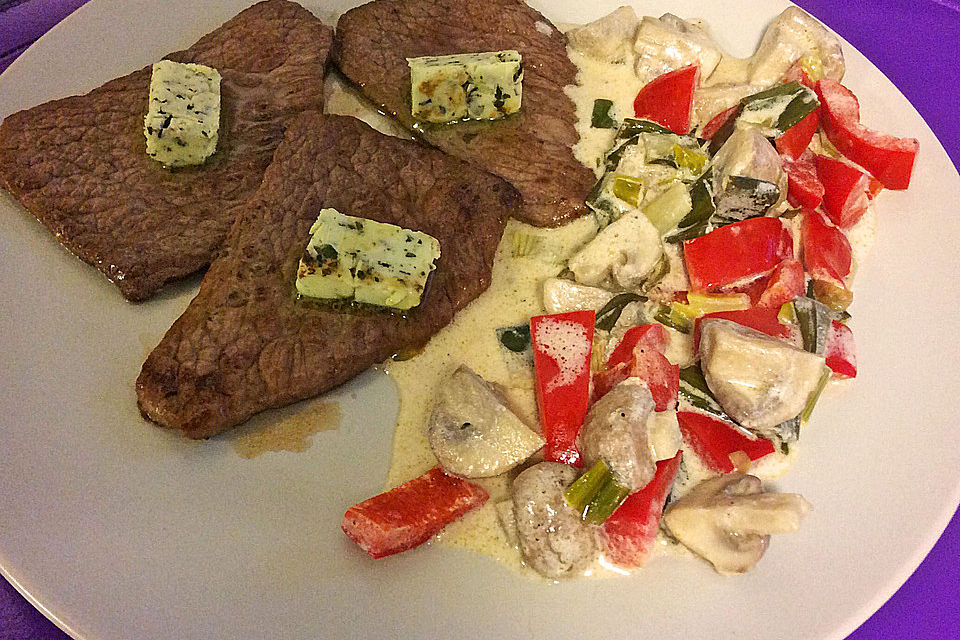 Minutensteaks mit Schmand-Gemüse