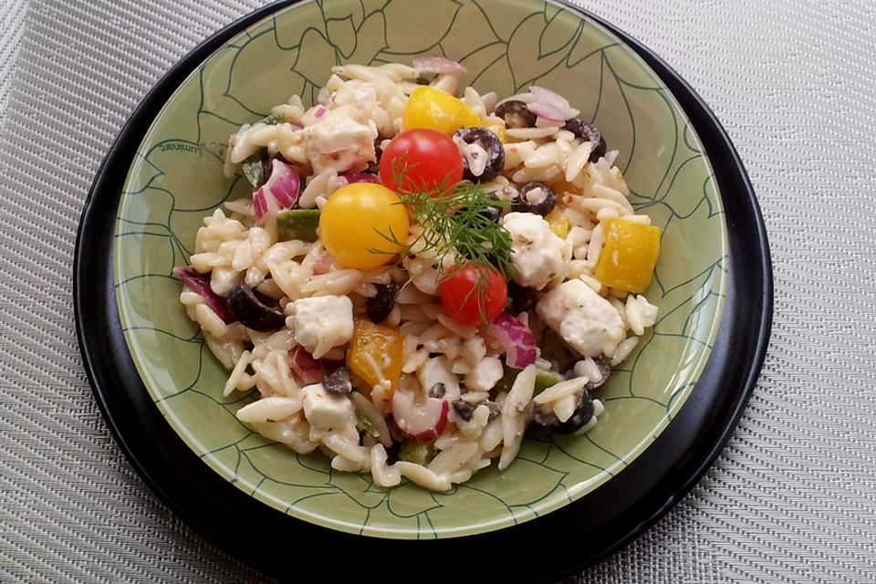 Griechischer Kritharaki-Salat