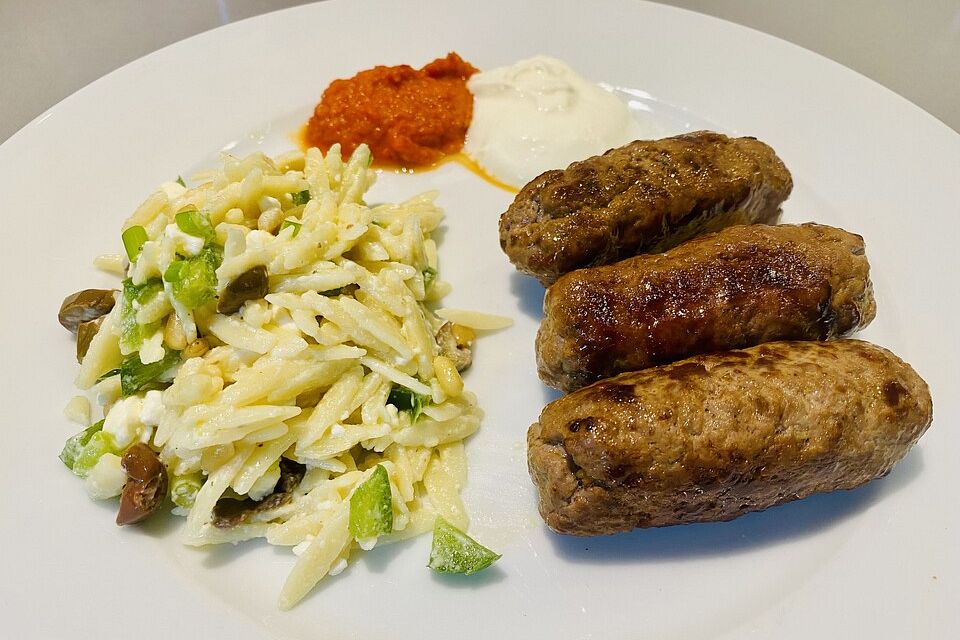 Griechischer Kritharaki-Salat