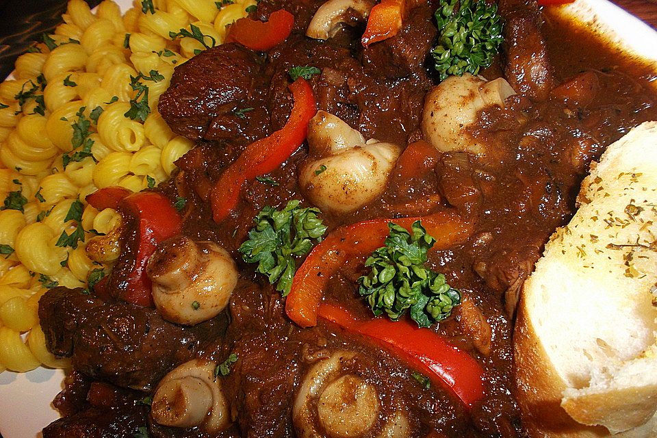 Rheinisches Sauerbraten-Gulasch