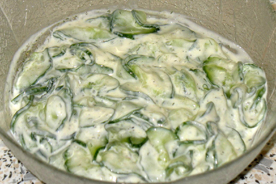 Böhmischer Gurkensalat